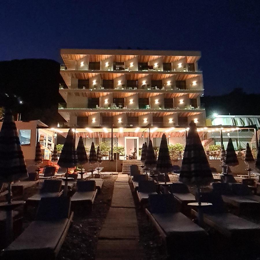 Hotel Aross Kanine Ngoại thất bức ảnh